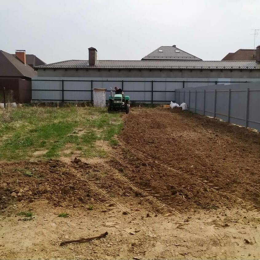 Вспашка земли на участке в Домодедово